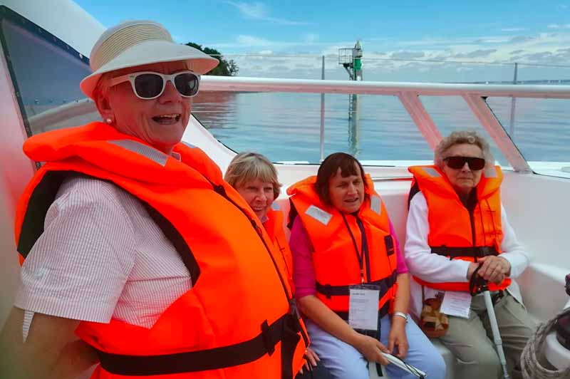 Sailing with Sight for Wight Sailing with Sight for Wight